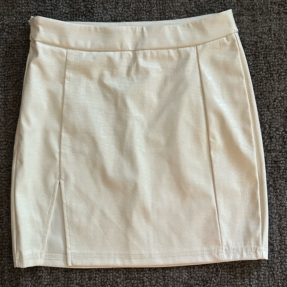 Shein Side Zip Monochrome White Snakeskin Pattern Miniskirt Size S
